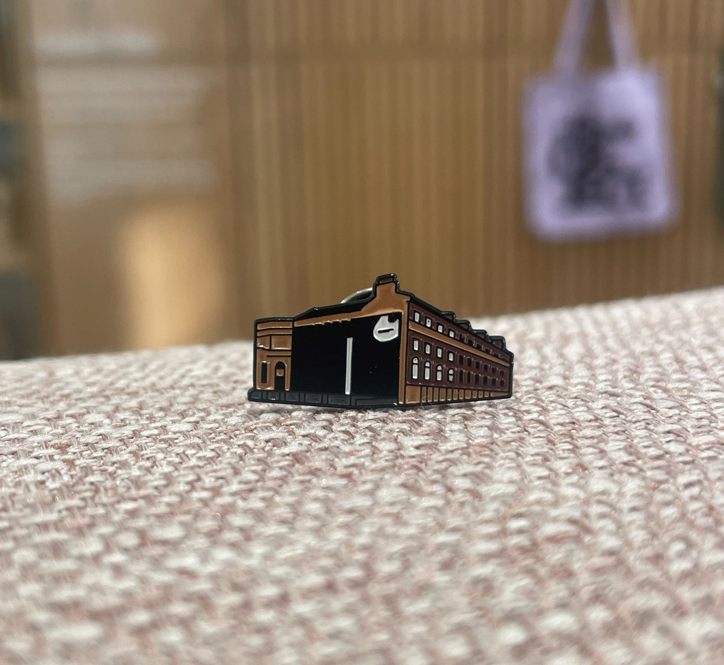 Henry Moore Institute Pin